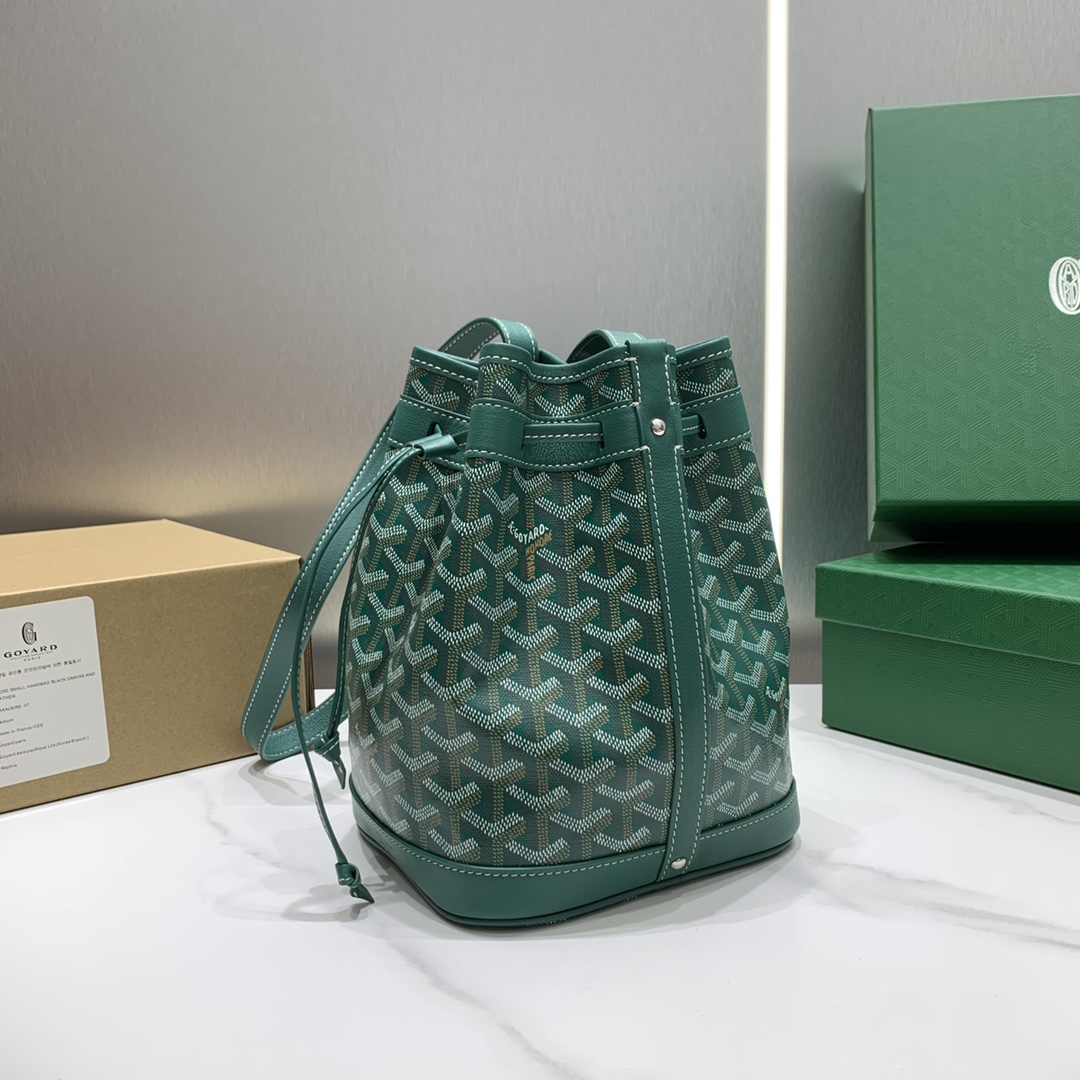 Petit Flot Bucket Bag In Green